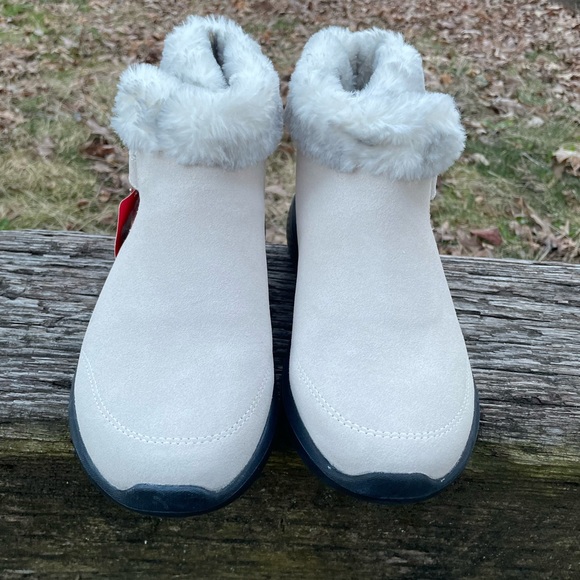 NWT Skechers Goga Mat Cream On The Go City 2 Leather Boots Size 8 Wide - Picture 3 of 11